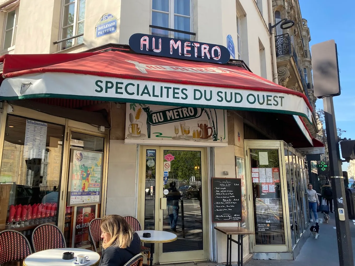 Devanture du restaurant Au Metro, 18 Bd Pasteur Paris 15ᵉ